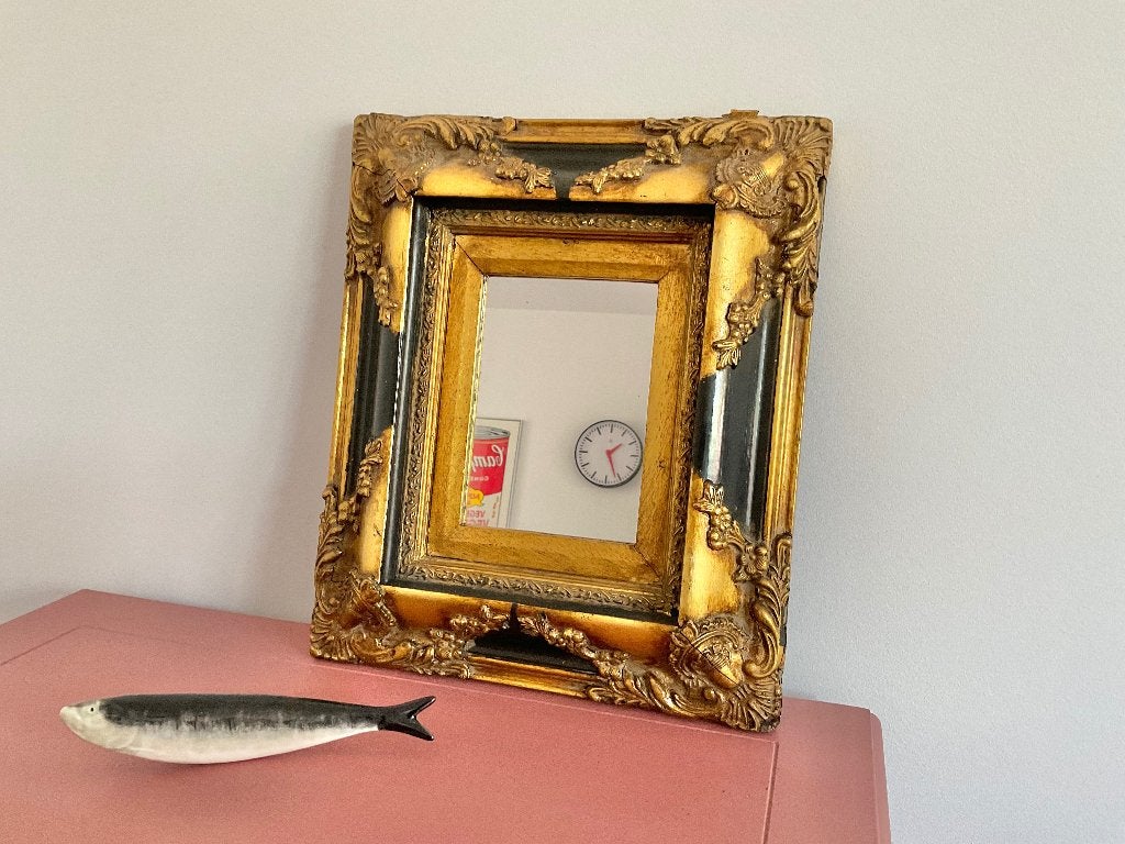 Brocante spiegel met zwart en goud - 30x35cm, Minder dan 50 cm, Verzenden, Zo goed als nieuw, Minder dan 100 cm