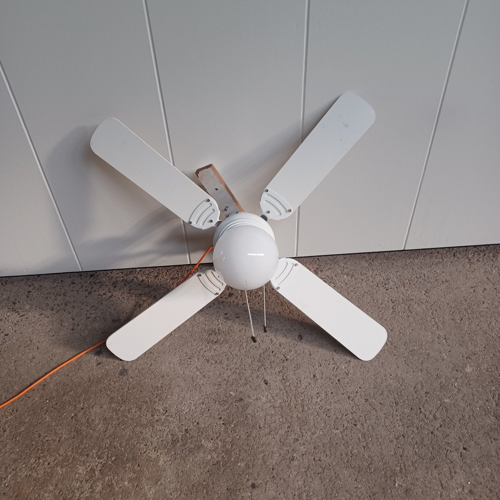 Plafondventilator met verlichting en houten bladen, 100 tot 150 cm, Ophalen of Verzenden, Minder dan 25 cm, Minder dan 100 cm