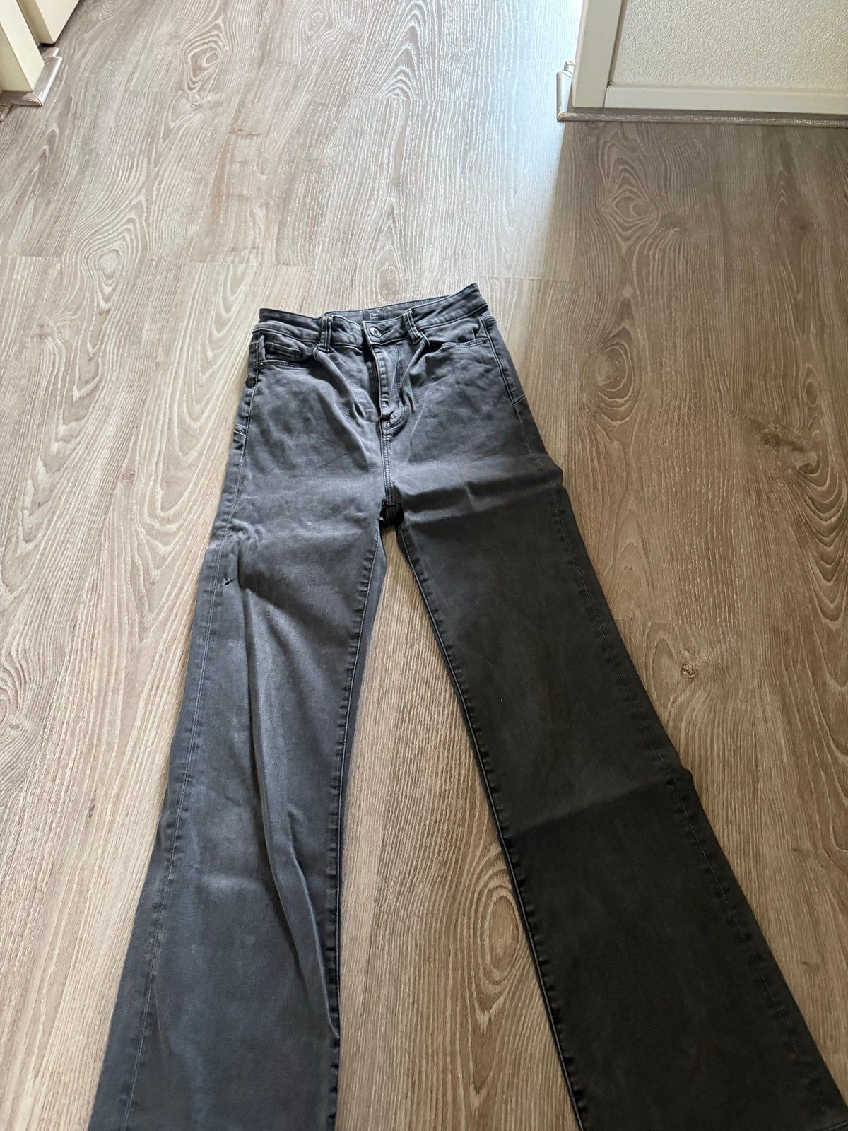 C&A Flex Shaping High Flare Jeans - Maat 36, Ophalen of Verzenden, Zo goed als nieuw, Grijs, W28 - W29 (confectie 36)