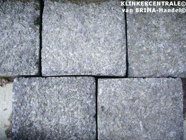 1.000m2 zwart antrac.koperslaktegels/keien 20x20 en klinkers, Tuin en Terras, Bij dit gebruikte product niet meer te achterhalen.