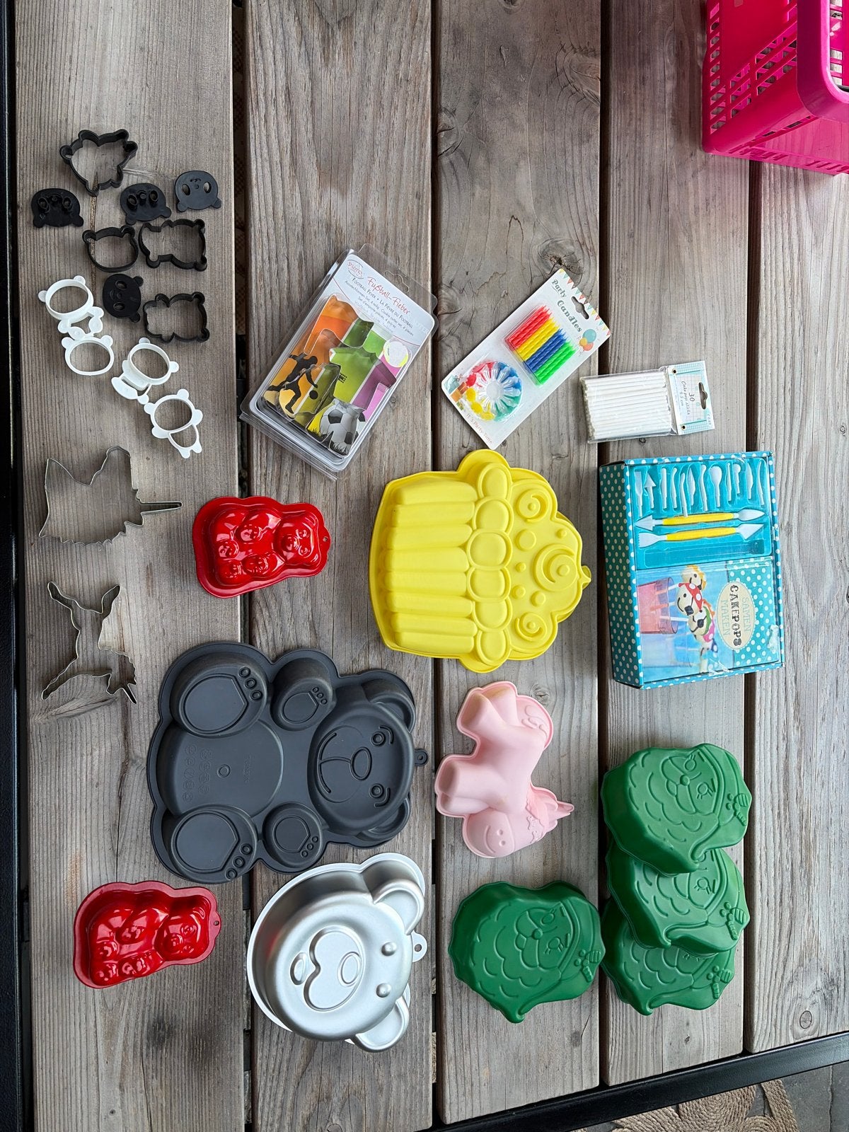Bakvormen en uitstekers voor koekjes en cakejes en taart, Ophalen of Verzenden, Metaal, Meerkleurig, Overige merken