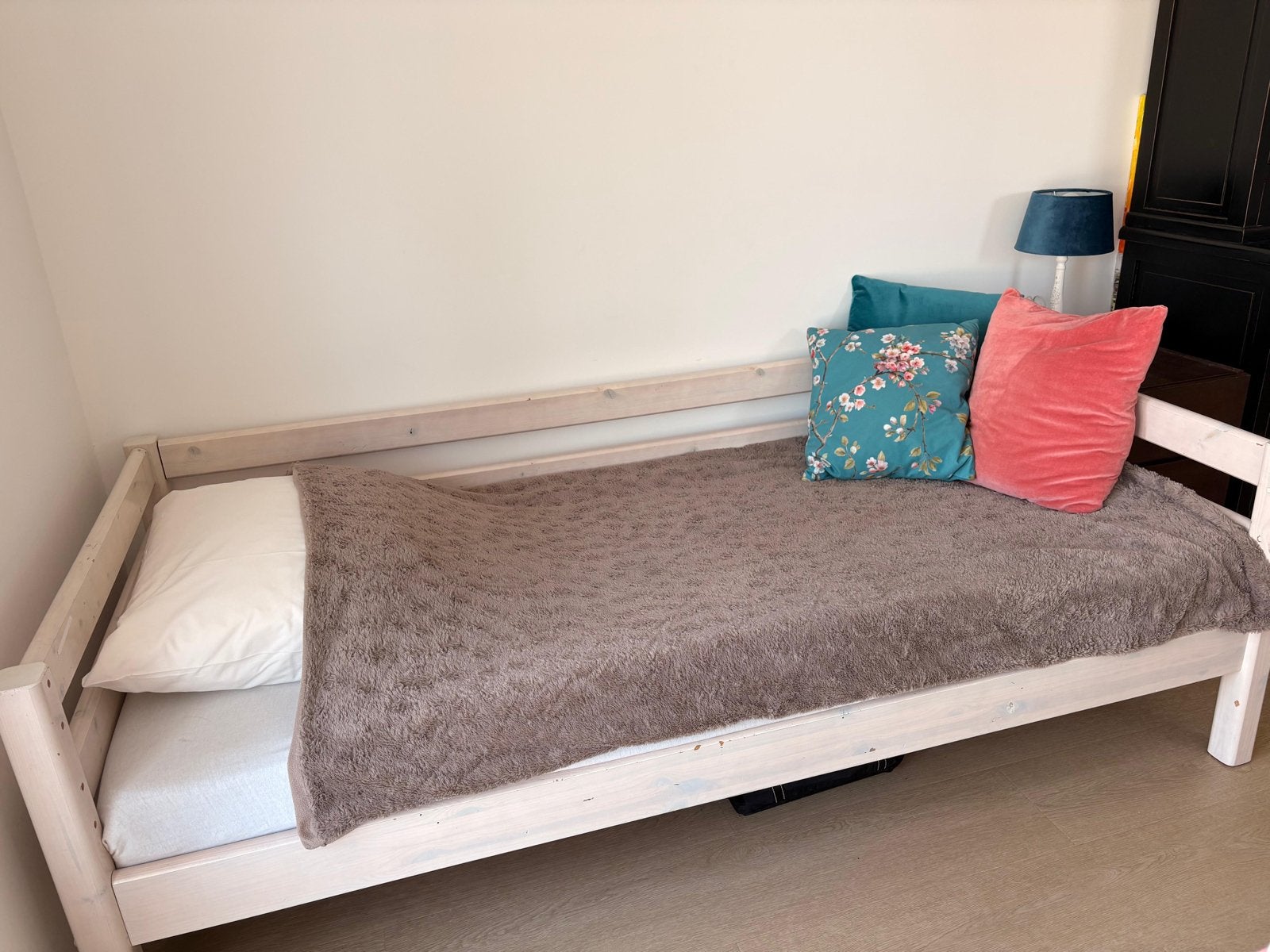 Stevig Flexa bed whitewash, Ophalen, 85 tot 100 cm, Gebruikt, Lattenbodem