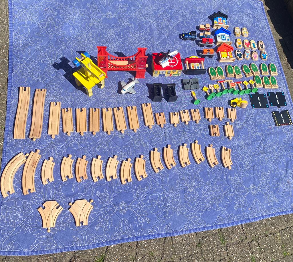 KidCraft houten treinbaan en dorp, Kinderen en Baby's, Speelgoed | Houten speelgoed, Zo goed als nieuw, Ophalen