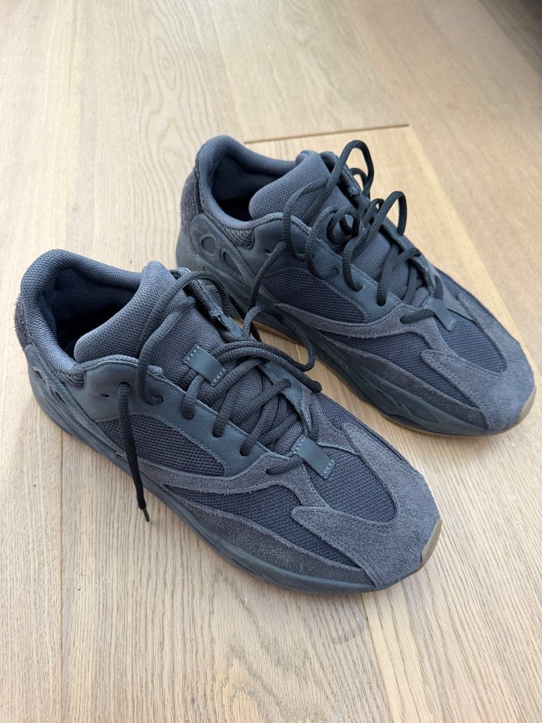 Adidas Yeezy Boost 700 'Utility Black' 2022, Ophalen, Overige kleuren, Adidas, Sneakers of Gympen