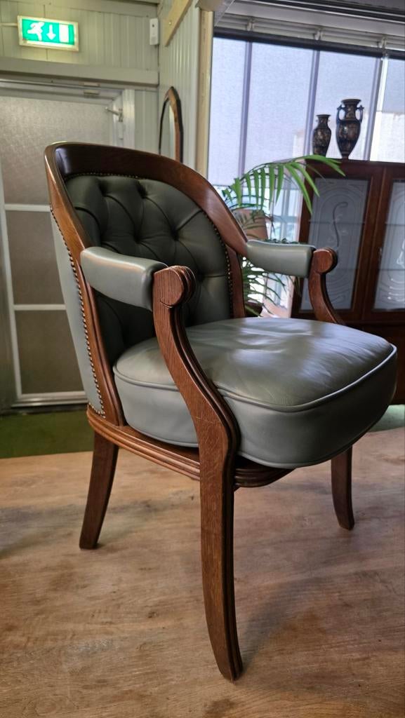 2 lederen Chesterfield armstoelen, Ophalen of Verzenden