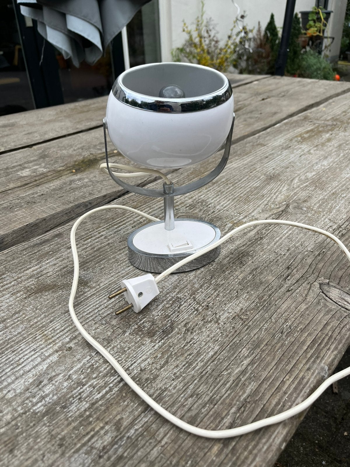 Lamp wit vintage space age Eyeball jaren 60-70 chroom €60, Gebruikt, Vintage, 20 cm, E14 (klein)