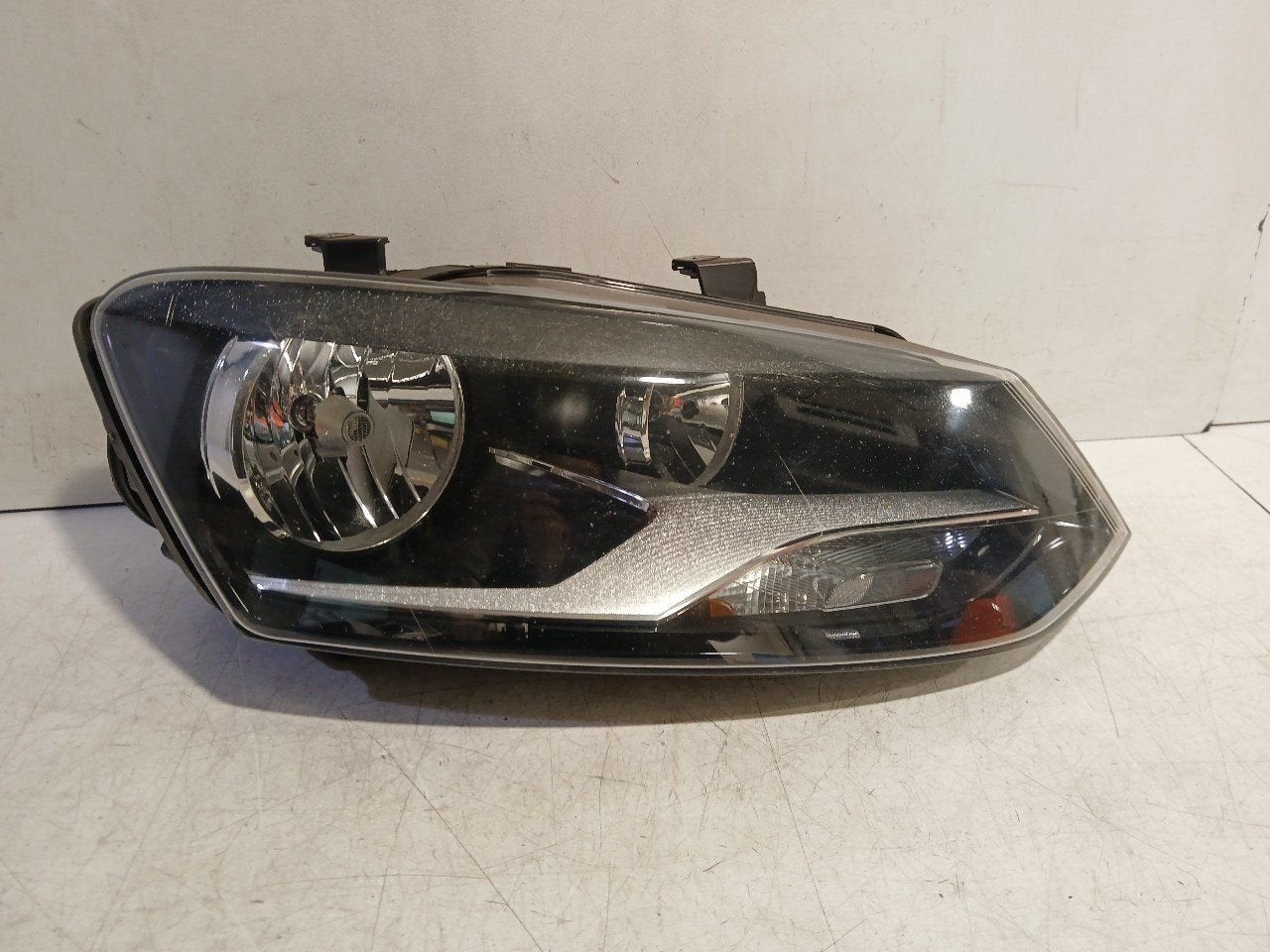 Koplamp rechts Volkswagen Polo, Onderdelen@venauto.nl, Van der Ven Autorecycling B.V., Gebruikt, Ettenseweg 76, 4706 PB Roosendaal, The Netherlands