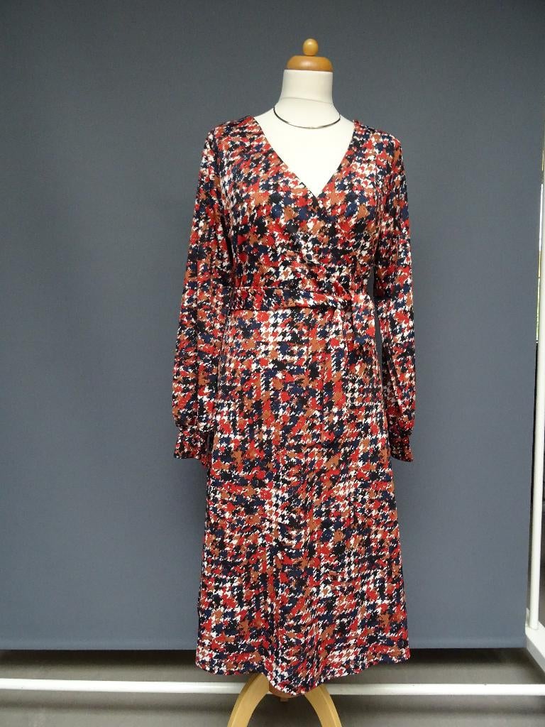 CASUAL LADIES maat XL, jurk van elastisch materiaal., Blauw, Ophalen of Verzenden, Zo goed als nieuw, Onder de knie