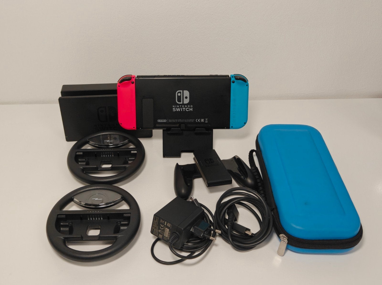 Nintendo Switch met accessoires en Mario Kart 8 Deluxe, Spelcomputers en Games, Nintendo switch, Racen en Vliegen, Ophalen of Verzenden