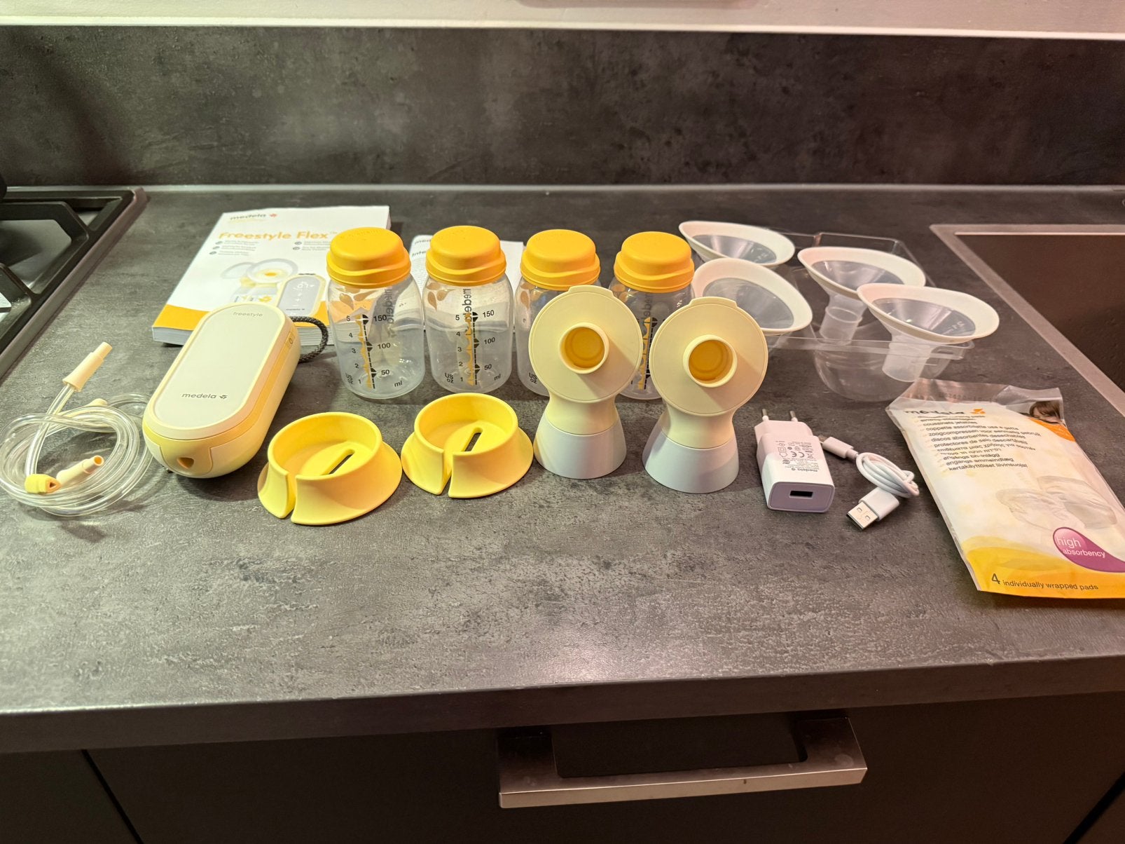 Medela Freestyle Flex dubbele elektrische borstkolf compleet, Medela, Borstkolf, Ophalen of Verzenden, Zo goed als nieuw