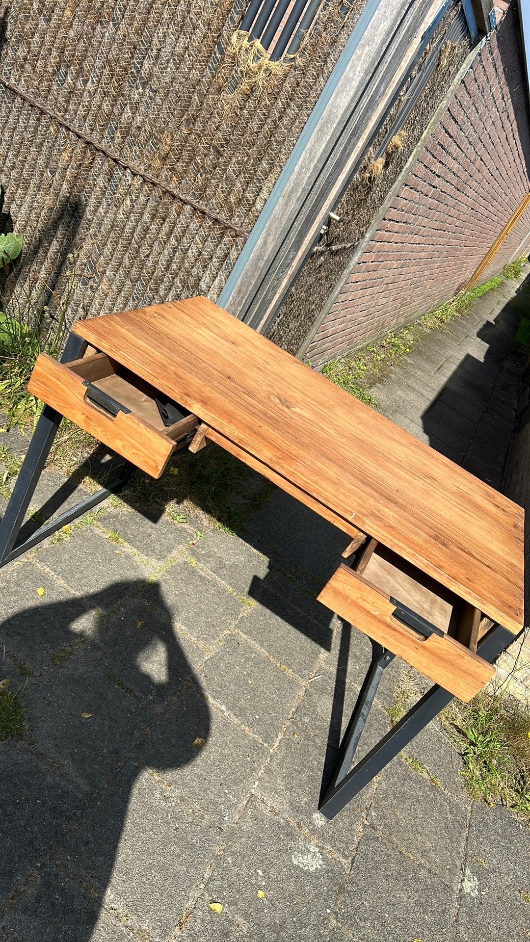 Bureau, Ophalen, Zo goed als nieuw