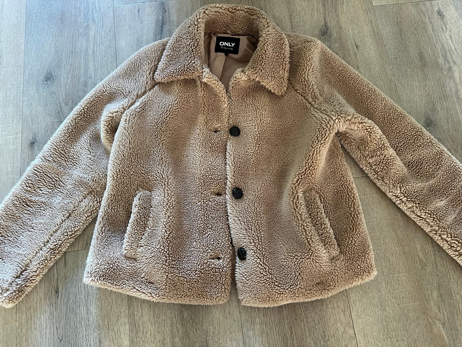 ONLY teddy jas maat M, Ophalen of Verzenden, Zo goed als nieuw, Maat 38/40 (M), Beige