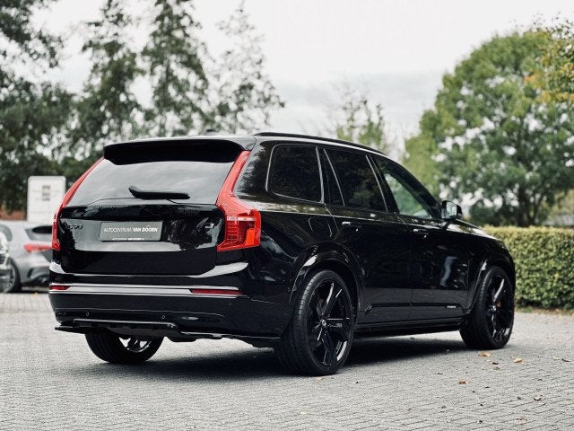 Volvo XC90 2.0 T8 Recharge | AWD | Dark Label | Panoramadak, 4 cilinders, 1969 cc, 7 stoelen, Zwart