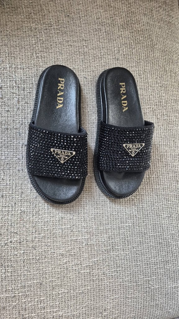Prada Slippers maat 37, Slippers, Prada, Zwart, Ophalen of Verzenden