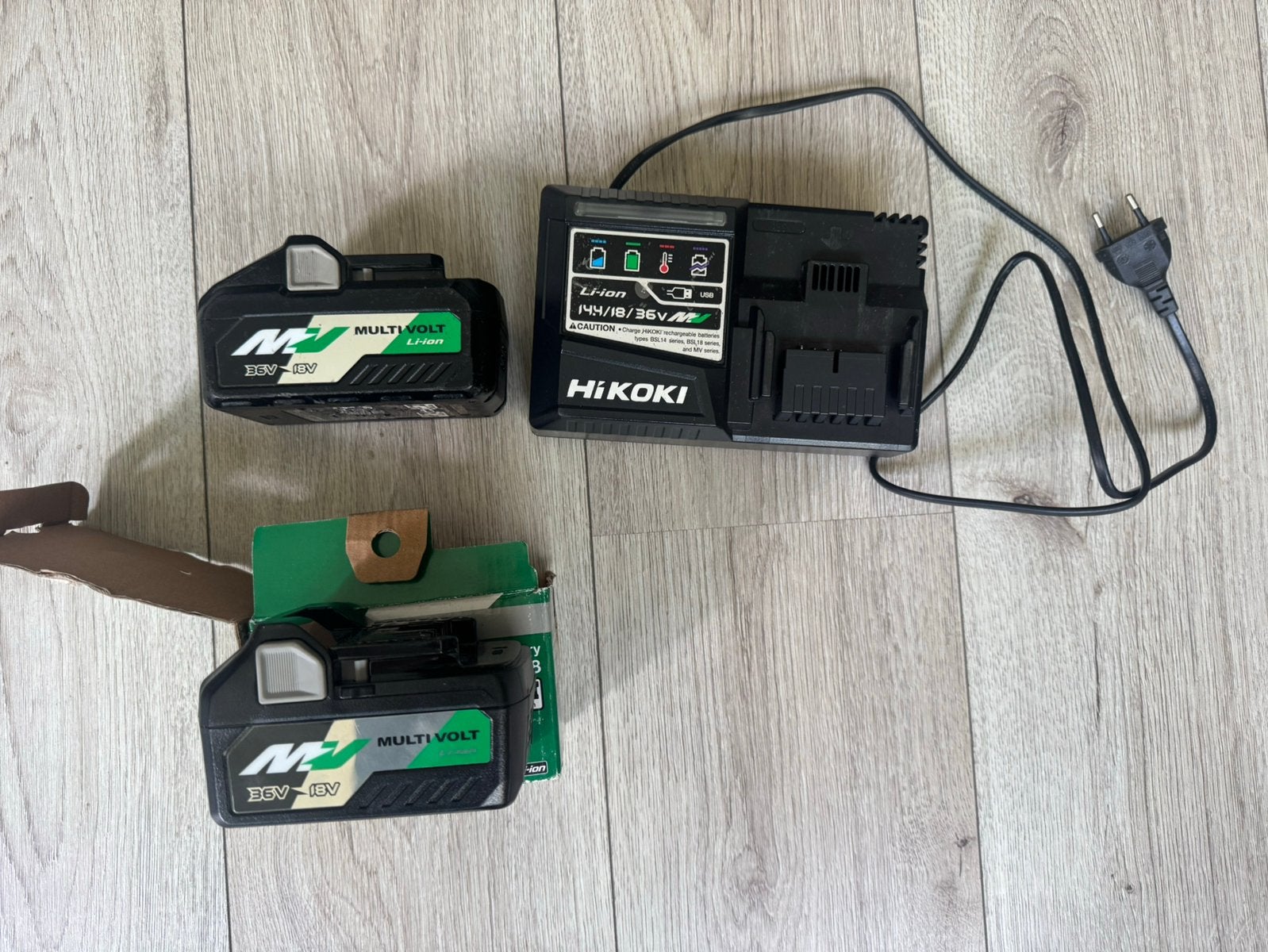 Hikoki accu’s en oplader 18V 36V, Ophalen of Verzenden, Zo goed als nieuw