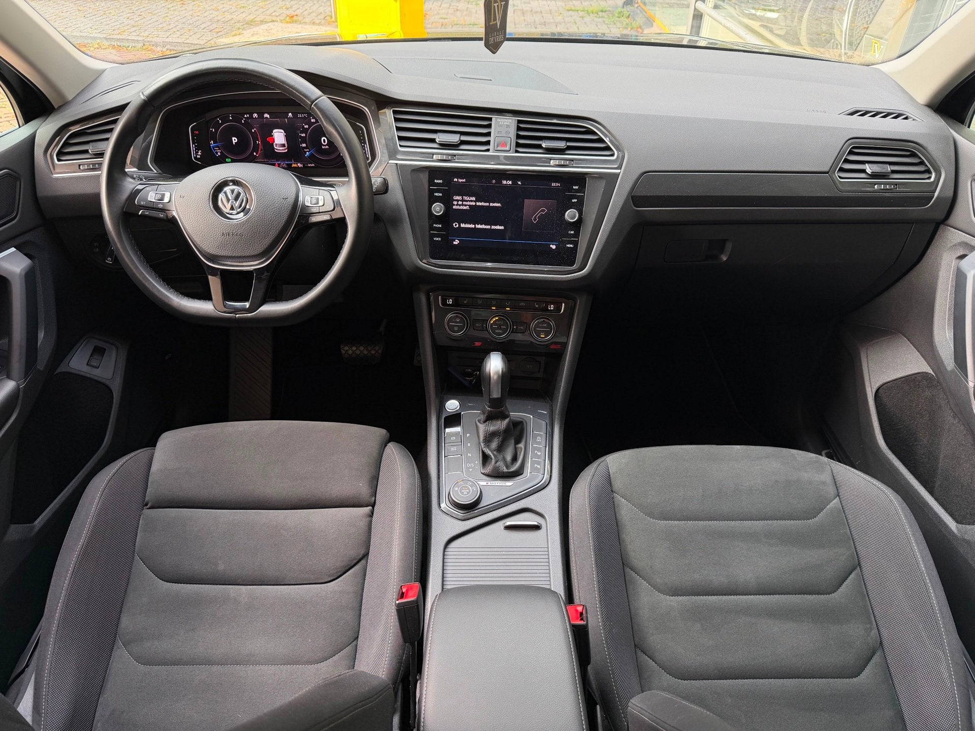 Volkswagen Tiguan 2.0 TSI 4Motion Highline R-Line DSG Panora, Auto's, Volkswagen, Automaat, Gebruikt, Zwart, 1984 cc