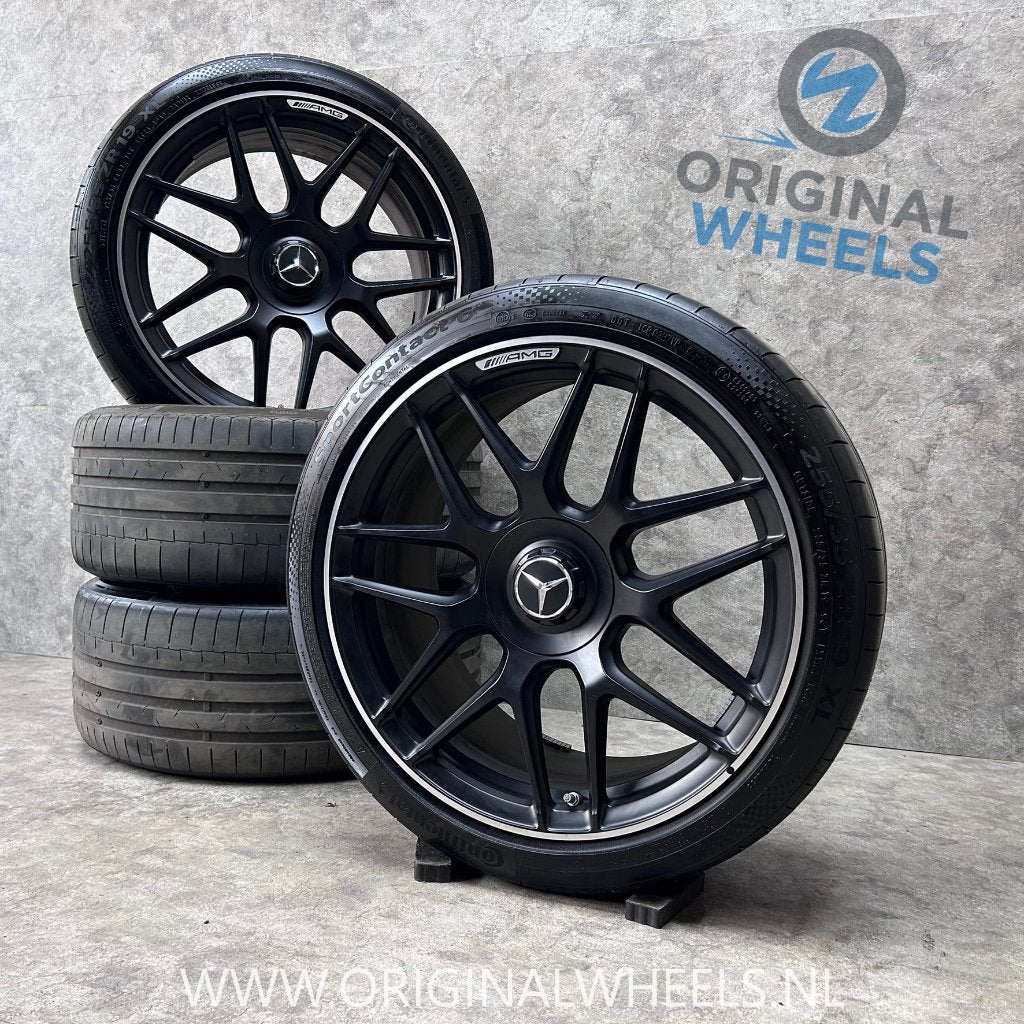 19 inch originele CLA 45 AMG velgen + zomerbanden MB CLA45, Auto-onderdelen, Banden en Velgen, 19 inch, Gebruikt, 255 mm, Banden en Velgen