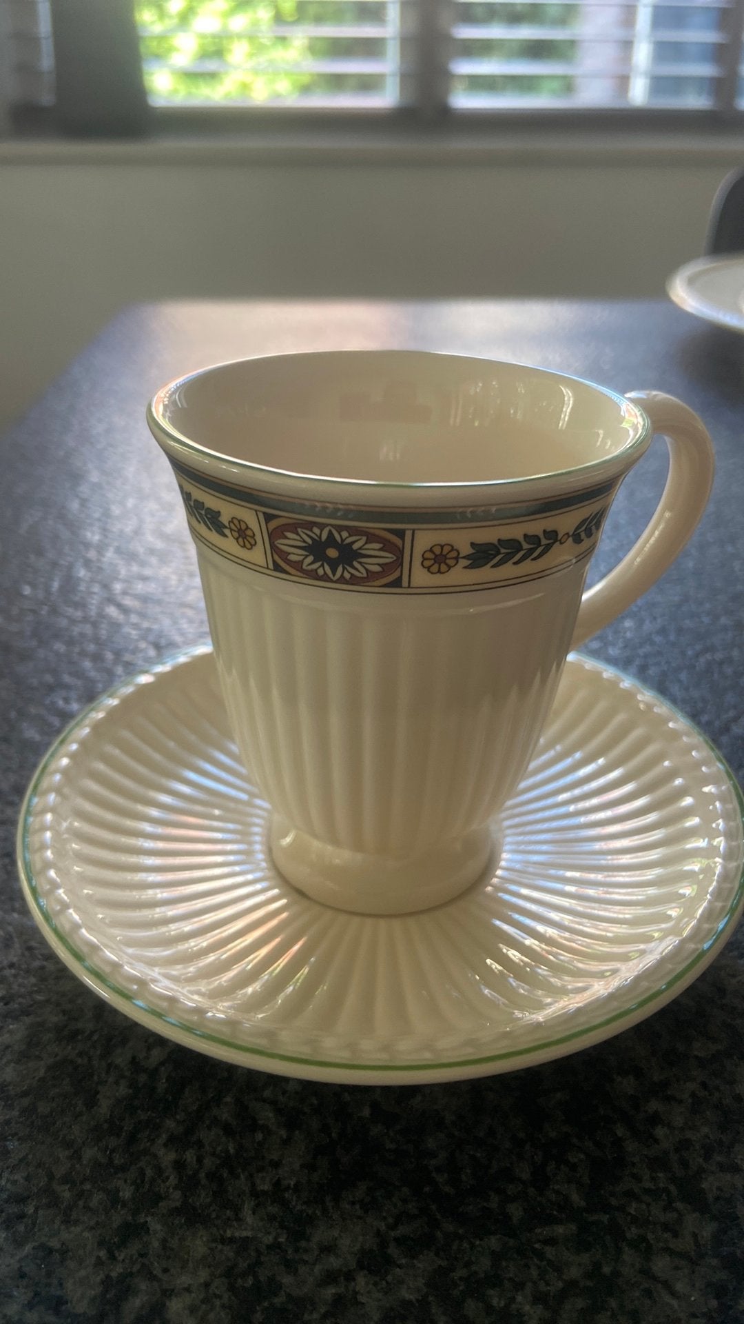 Kopjes Wedgewood Queen’s Ware Carlton, Antiek en Kunst, Ophalen