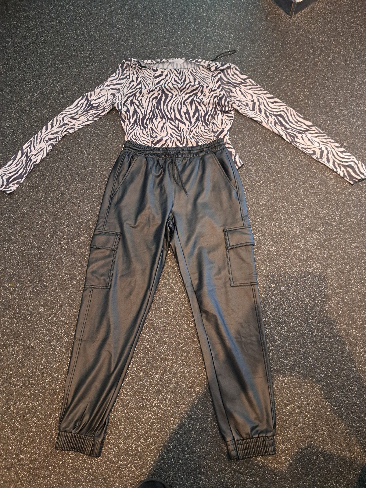 2delig setje maat m, Kleding | Dames, Tops, Maat 38/40 (M), Primark, Zwart, Ophalen of Verzenden