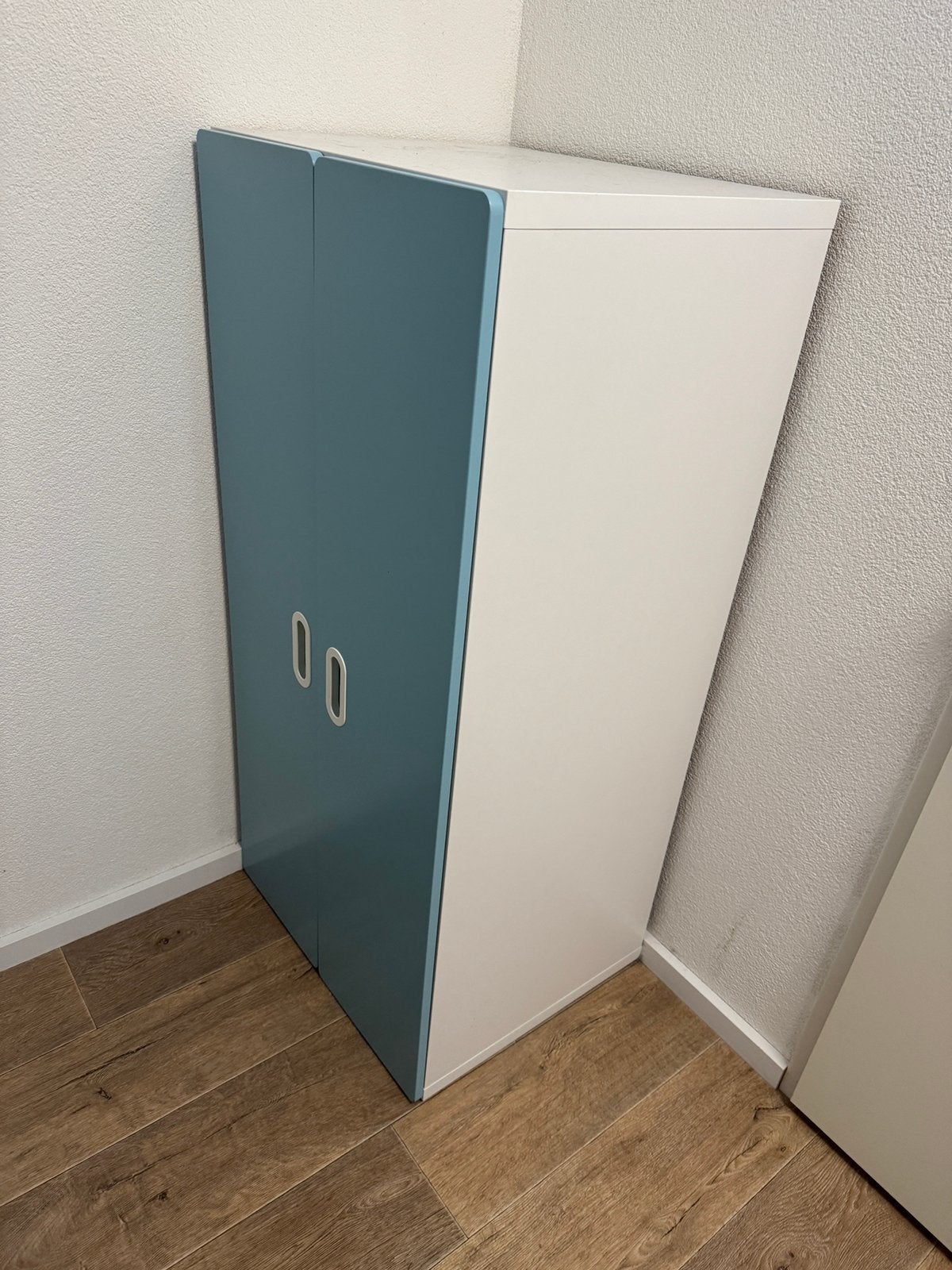 Ikea kast 129x61x51 met blauwe deuren, Ophalen, Gebruikt
