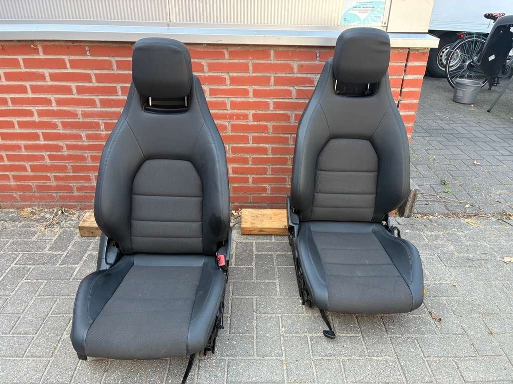 C204 C-Klasse Coupé voorstoelen, Auto-onderdelen, Interieur en Bekleding, Gebruikt, Mercedes-Benz AG, Mercedes-Benz, Ophalen of Verzenden