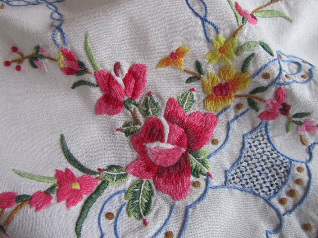 Groot geborduurd tafelkleed met rozen 260/160, Huis en Inrichting, Verzenden, Nieuw, Katoen, 260 cm