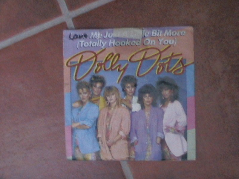 dolly dots jukebox single love me just a little bit more, Ophalen of Verzenden, Zo goed als nieuw, Pop