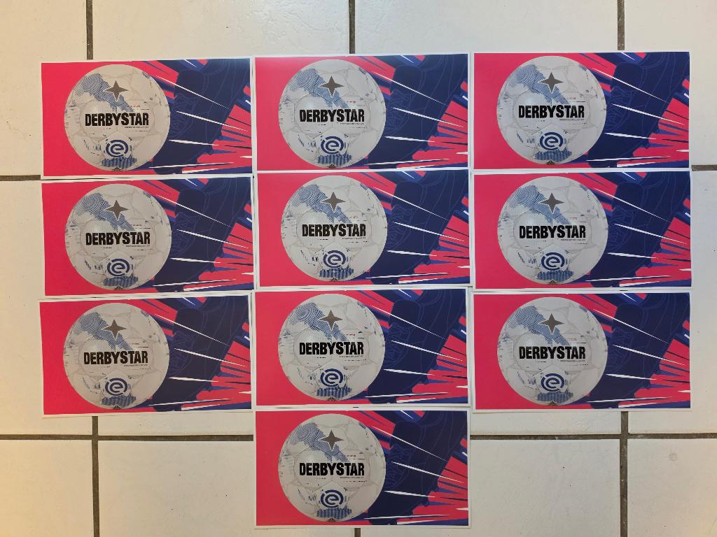 Plus 10 XXL stickers vellen van de Derbystar, Verzamelen, Supermarktacties, Plus, Ophalen of Verzenden