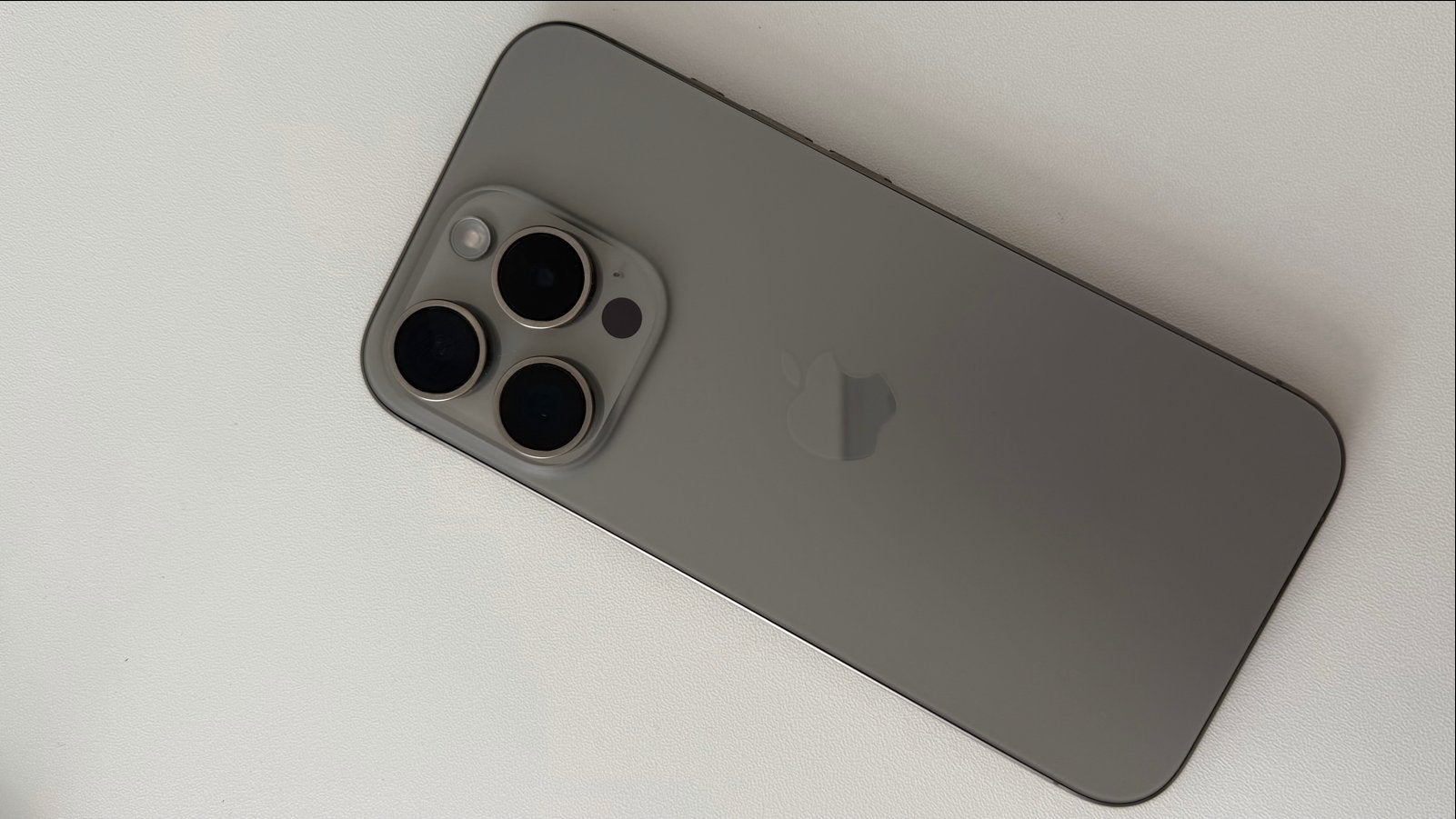 iPhone 15 Pro  - 128 GB - Zo goed als nieuw