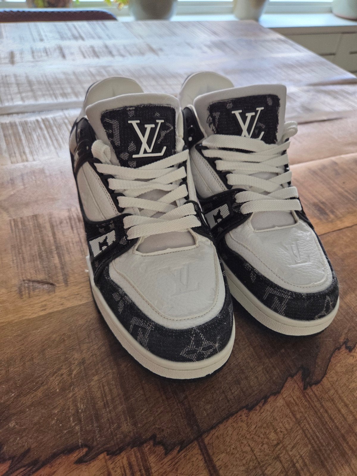 Louis Vuitton Sneakers - Zwart/Wit - Maat 42, Kleding | Heren, Schoenen, Zwart, Ophalen of Verzenden, Louis Vuitton, Sneakers of Gympen