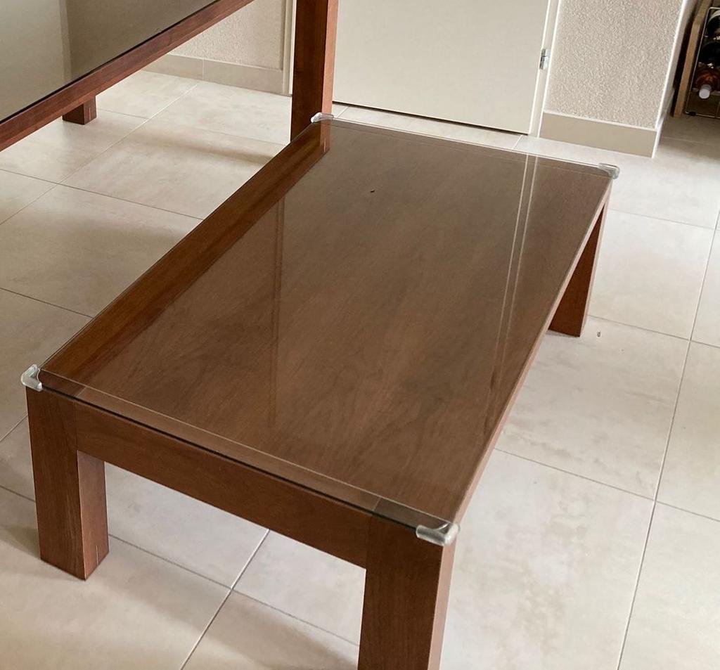 Notenhouten salontafel met RVS details en glasplaat, Huis en Inrichting, Ophalen, Gebruikt, 100 tot 150 cm, 50 tot 100 cm