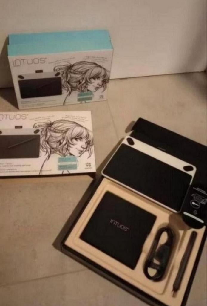 wacom intuos draw creative pen tablet tekentablet

prijs 20, Ophalen of Verzenden