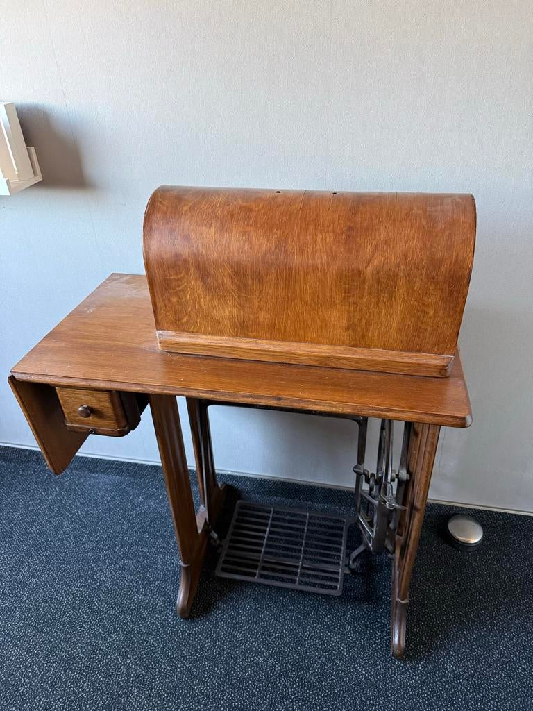 Antieke Singer Naaimachine met Houten Tafel en Handleiding, Antiek en Kunst, Ophalen