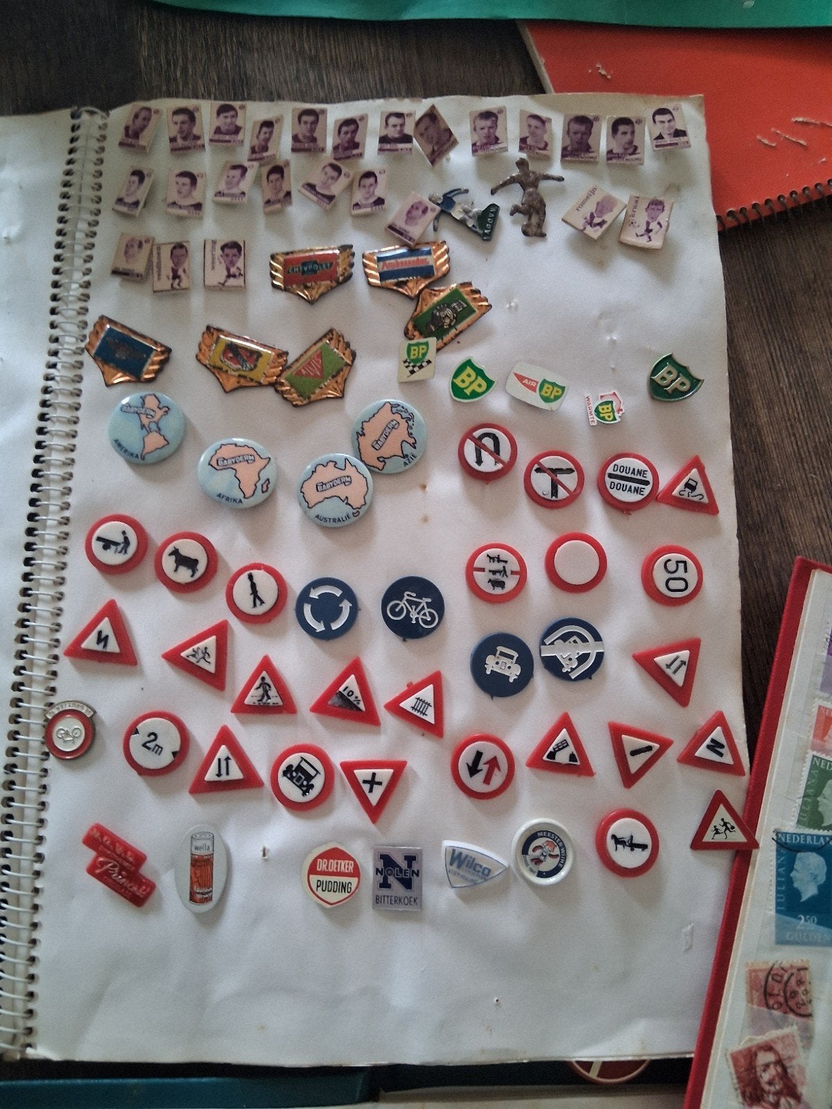 Grote collectie vintage speldjes en pins, Ophalen of Verzenden, Gebruikt, Overige onderwerpen, Speldje of Pin