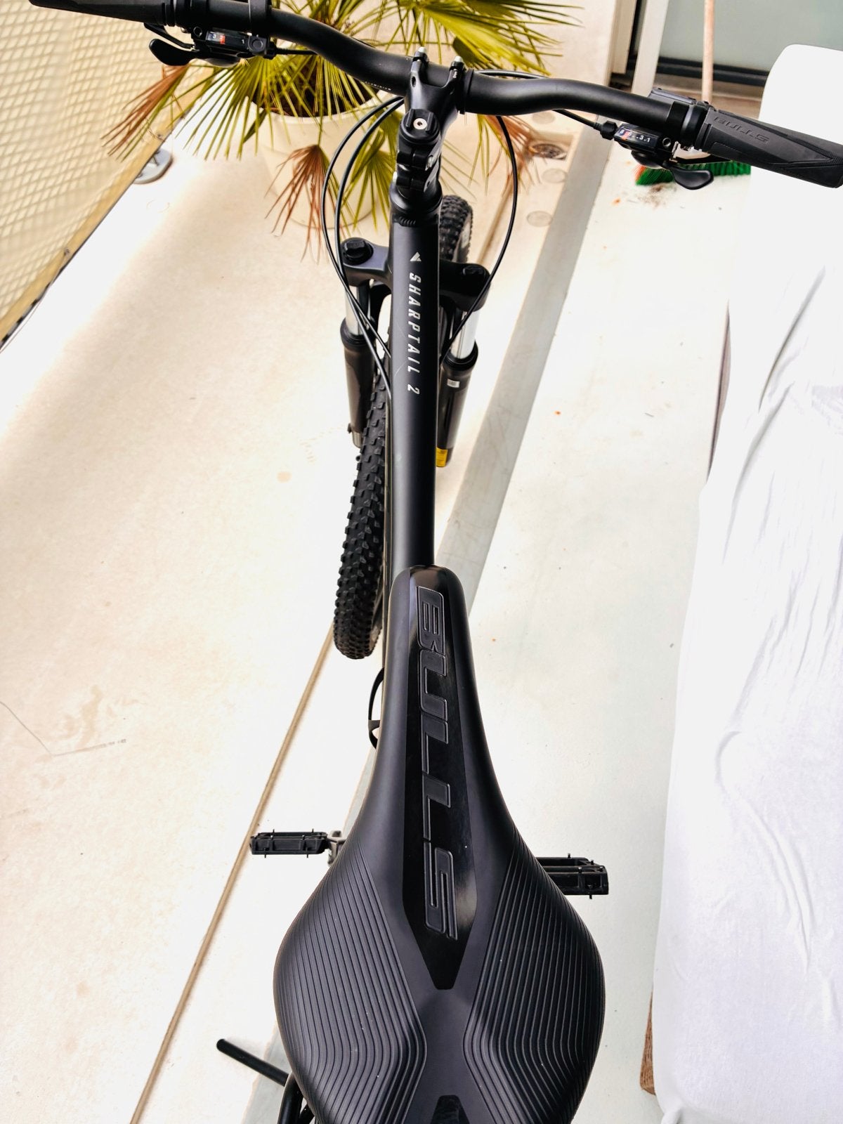 Foto 6 van Bulls Sharptail 2 Mountainbike - Zo goed als nieuw