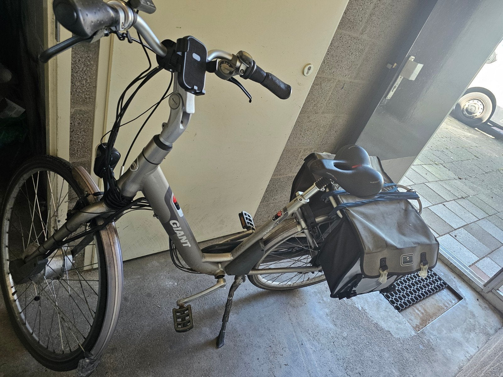 Giant Twist Comfort CS elektrische fiets met 2 accu's, Ophalen of Verzenden, Gebruikt, 30 tot 50 km per accu, Giant