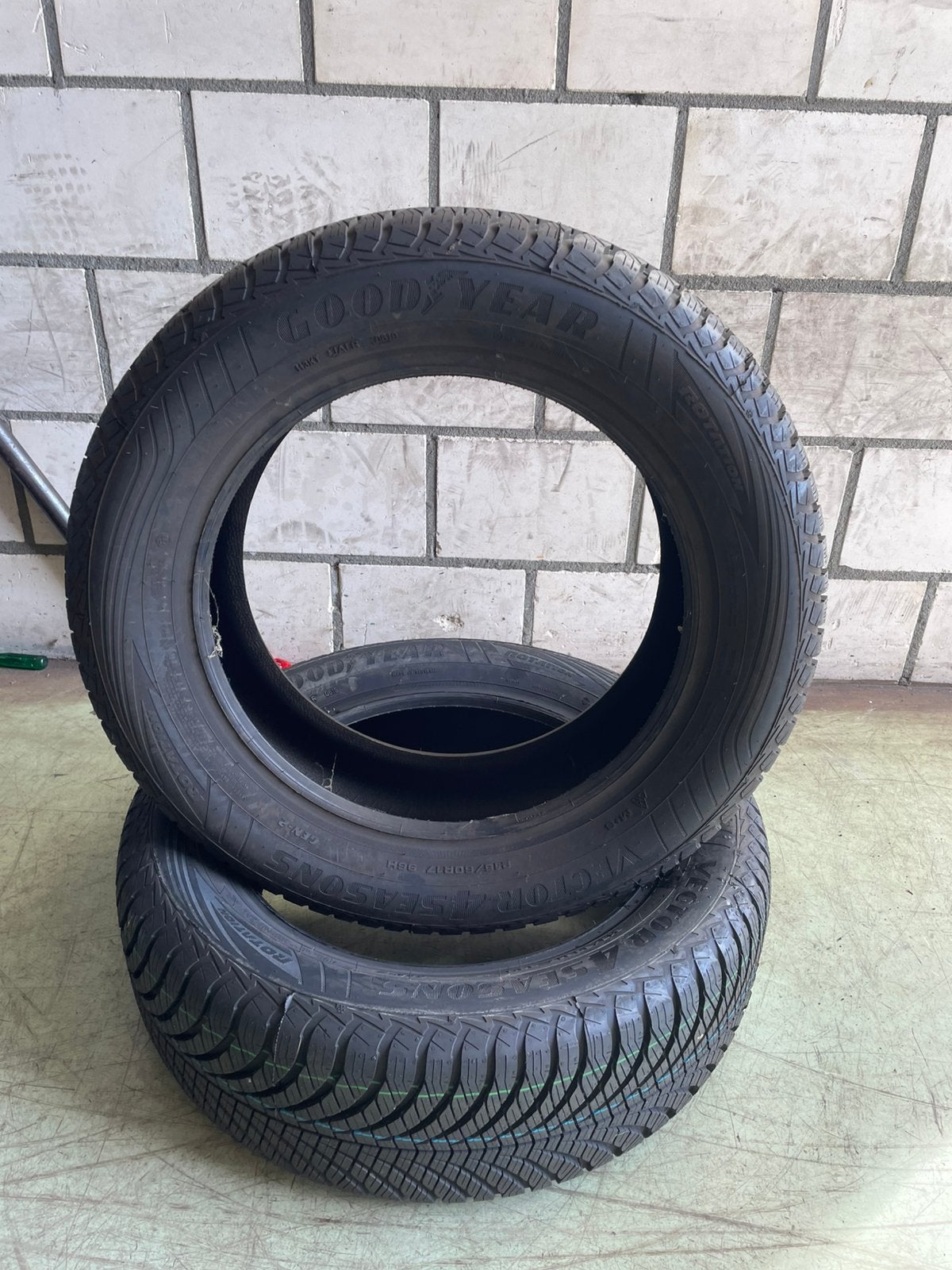 Goodyear 215/60R17 4 seizoen 2, Overig, 215 mm, ., Nieuw