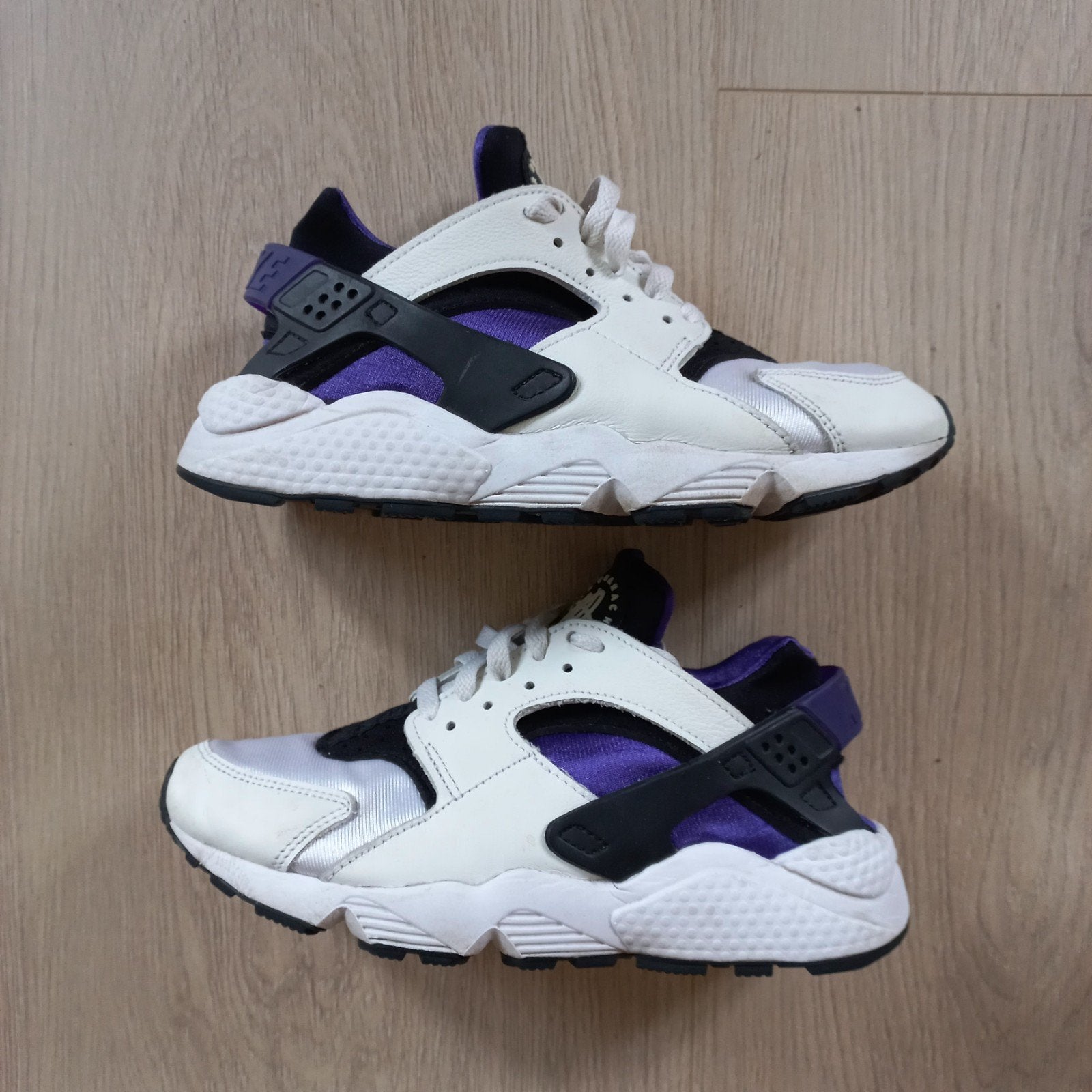 Nike Air Huarache Dames Sneaker Maat 38 (valt als 37) zgan., Wit, Nike, Ophalen of Verzenden, Sneakers of Gympen