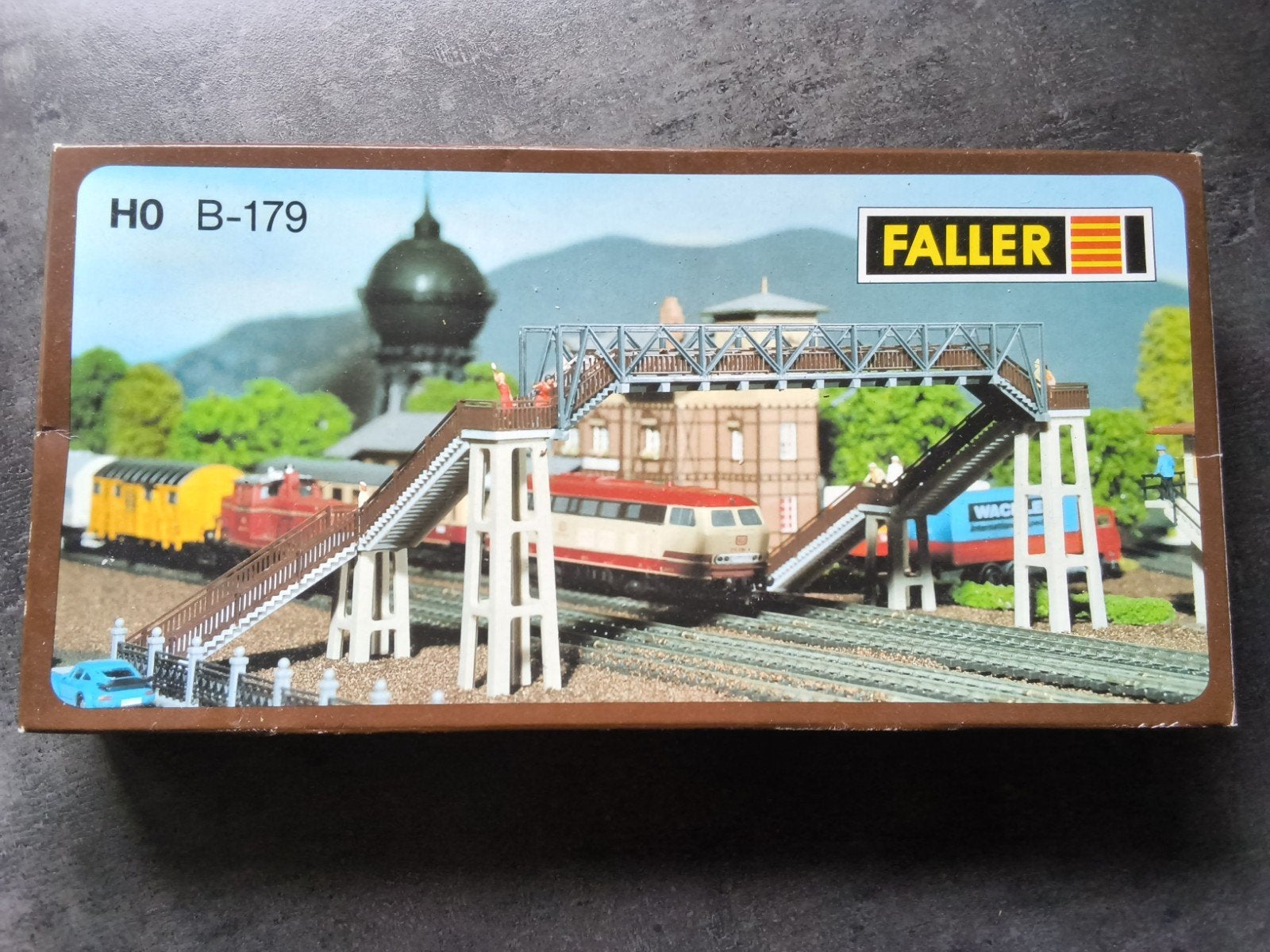 Faller H0 voetgangersbrug., Hobby en Vrije tijd, Modeltreinen | H0, Overige merken, Gelijkstroom of Wisselstroom, Brug, Tunnel of Gebouw