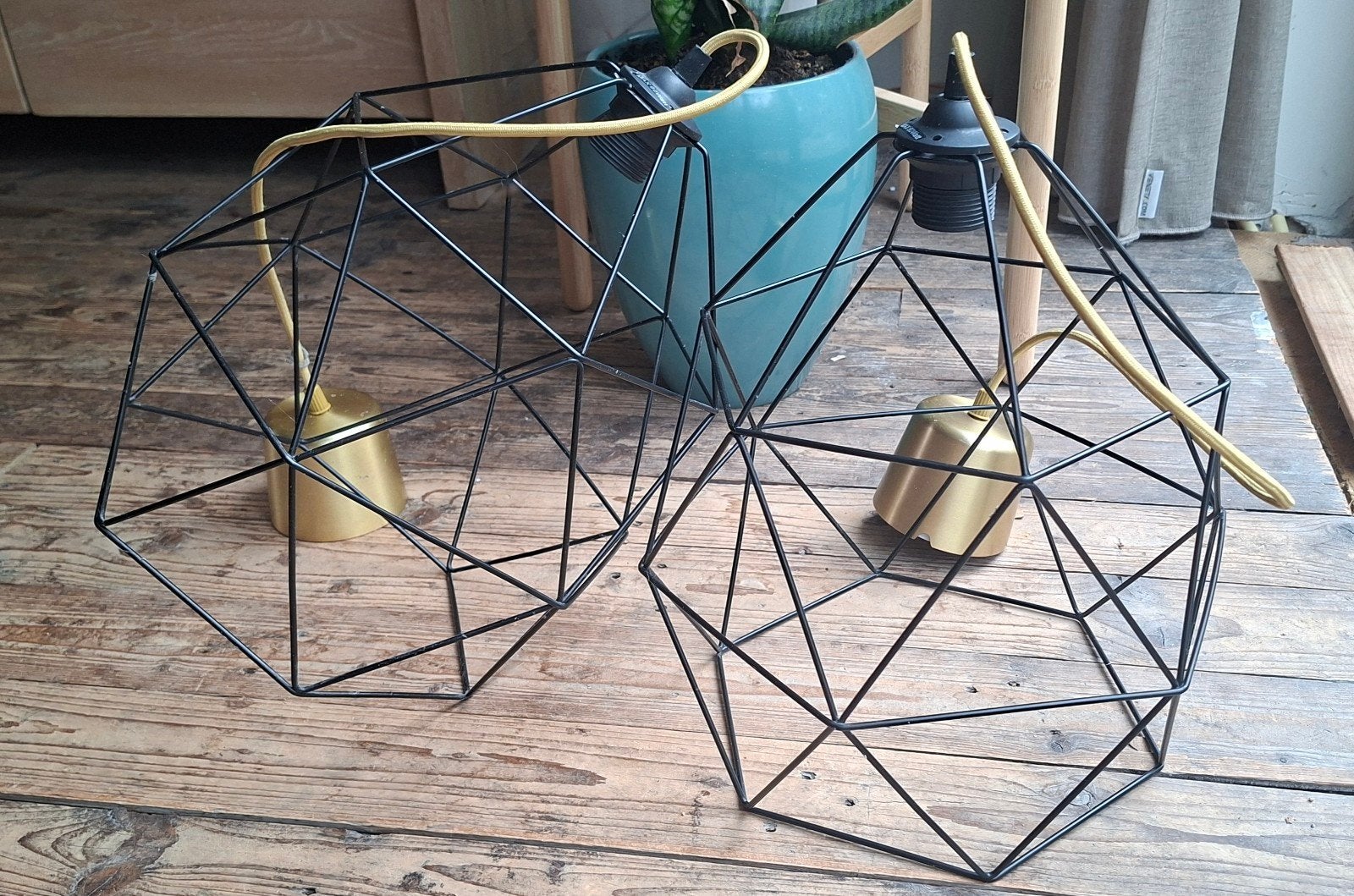 Set van 2 hanglampen - Zwart en Goud, Minder dan 50 cm, Ophalen of Verzenden, Zo goed als nieuw, Minder dan 25 cm