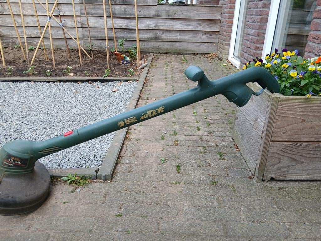 Grastrimmer, Ophalen, Gebruikt, Black en Decker, 10 tot 30 cm