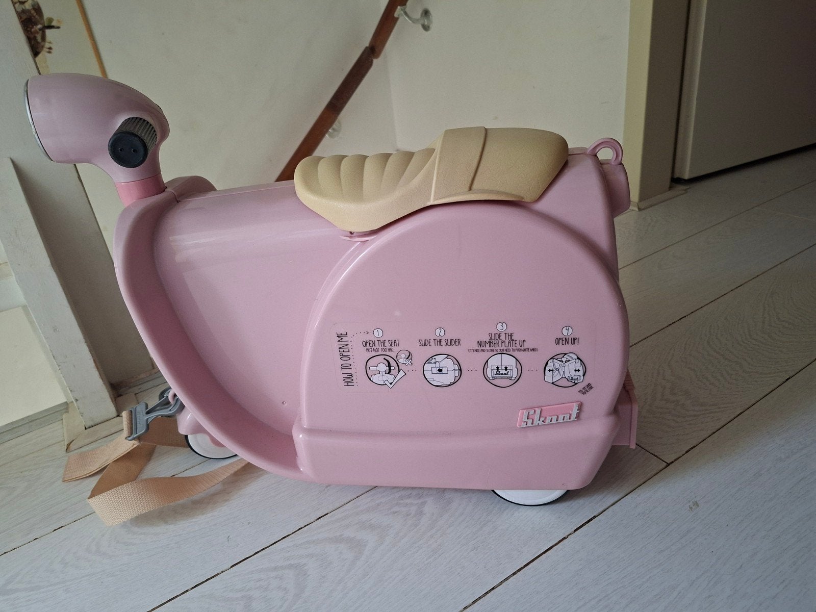 Roze Skooter koffer voor peuters - ideaal voor op reis!, Ophalen, Zo goed als nieuw