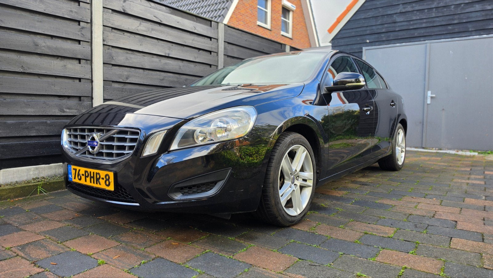 Volvo S60 1.6 T3 2011 Zwart, Auto's, Voorwielaandrijving, Zwart, 4 cilinders, S60