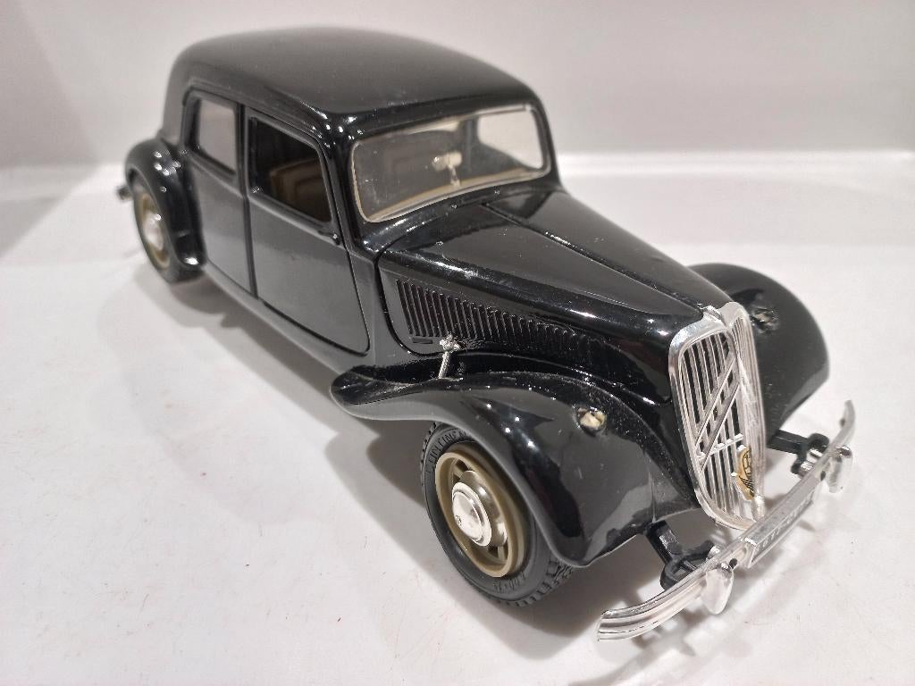 Citroen TA 15 cv 1:24 Bburago modelauto 133, Hobby en Vrije tijd, Modelauto's | 1:24, Ophalen of Verzenden, Gebruikt, Auto, Bburago