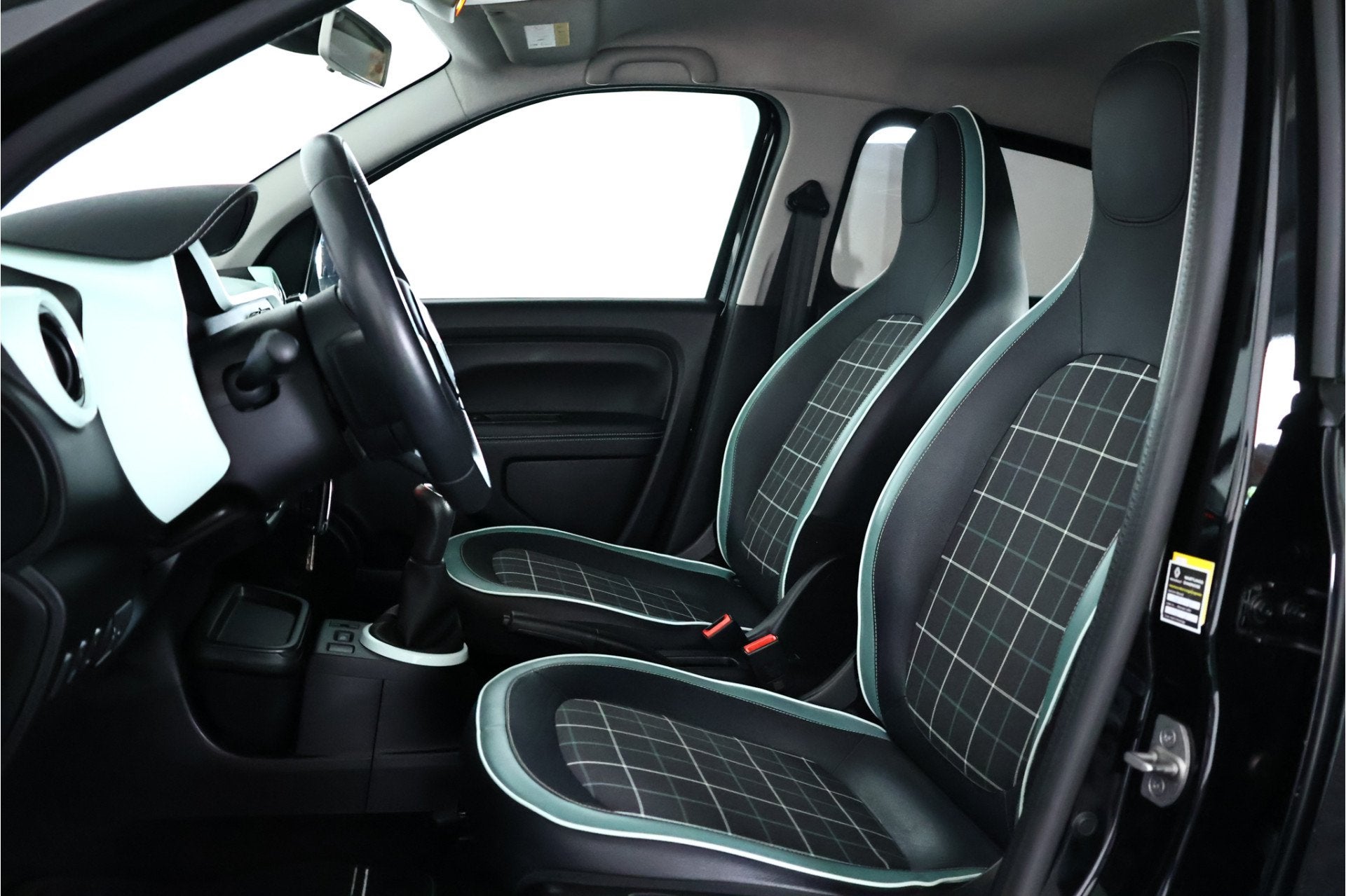 Renault Twingo 1.0 SCe Parisienne / Airco / Cruise / Half Le, 12 maanden, Gebruikt, Zwart, 4 stoelen