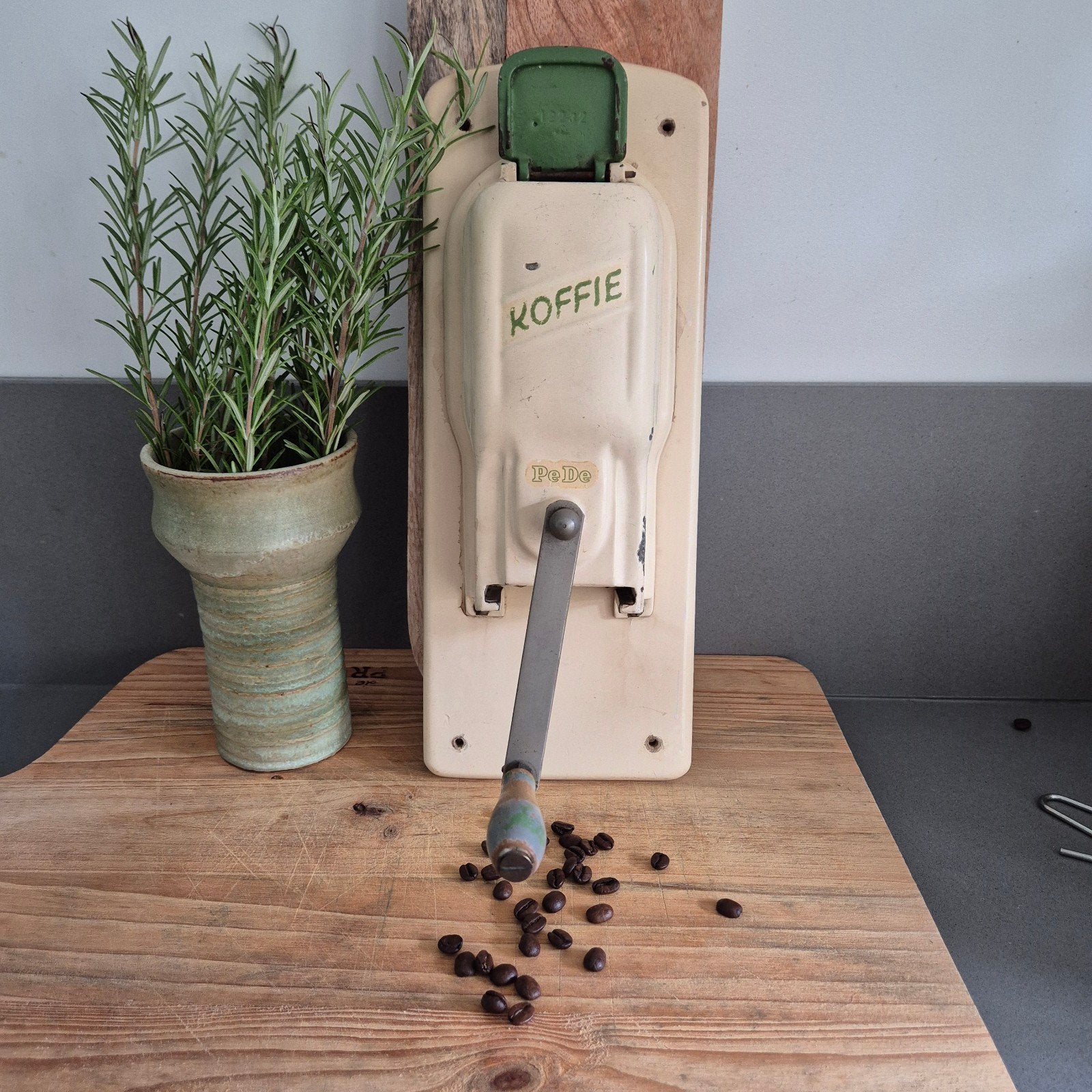 Vintage PeDe Wandkoffiemolen – Jaren 30/50 – Brocante, Ophalen of Verzenden
