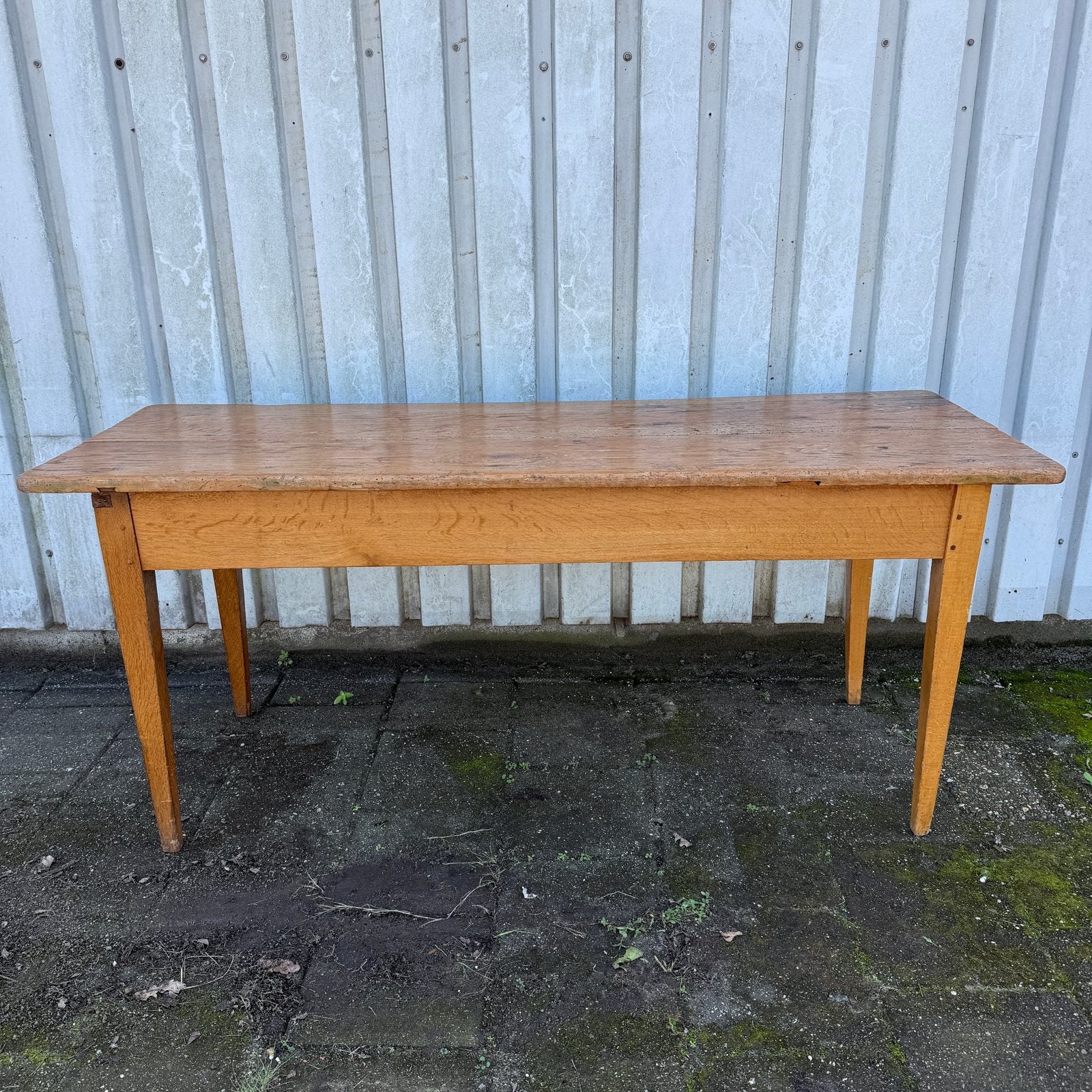 Antieke houten Franse cafe bistro tafel met spitse poten oud, Ophalen