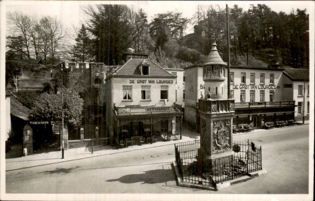 Valkenburg - De Grot van Lourdes - Opgang naar de Ruïne, Ophalen of Verzenden, 1920 tot 1940, Gelopen, Limburg