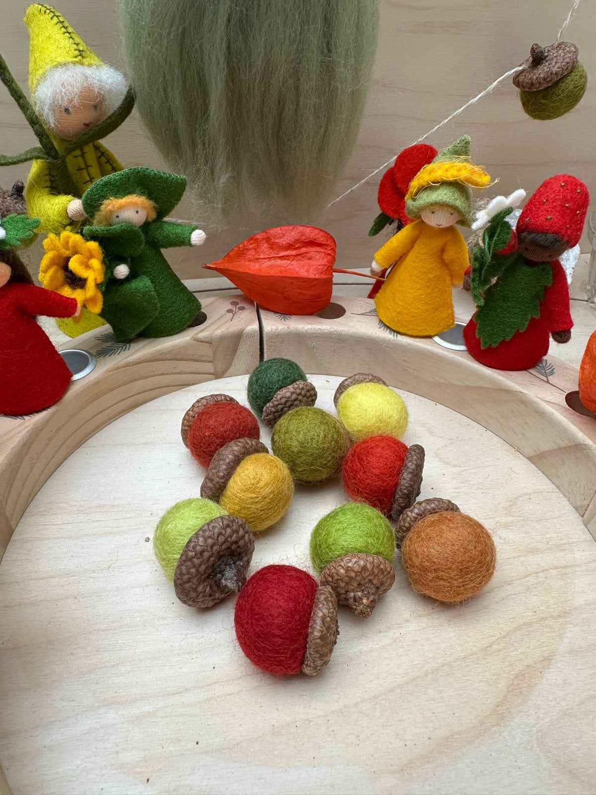 Set van 10 vilten eikels voor herfsttafel, Hobby en Vrije tijd, Ophalen of Verzenden, Nieuw, Figuurtje(s)