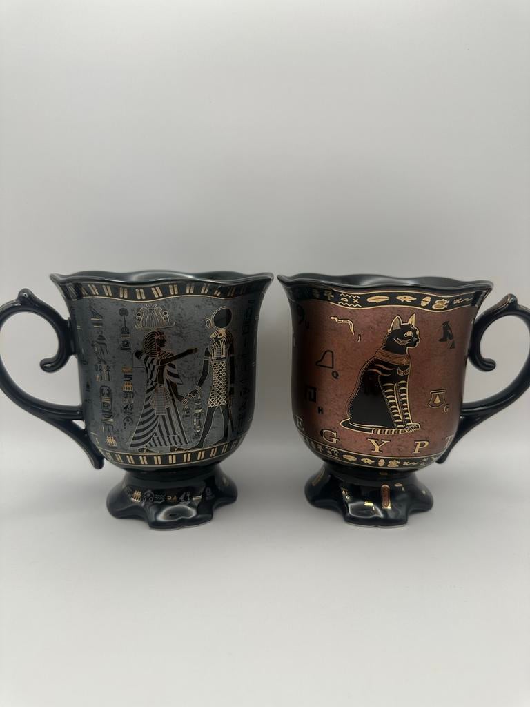 4 Egyptische glazen met hiërogliefen en katten, Glas of Glazen, Nieuw, Ophalen of Verzenden, Glas